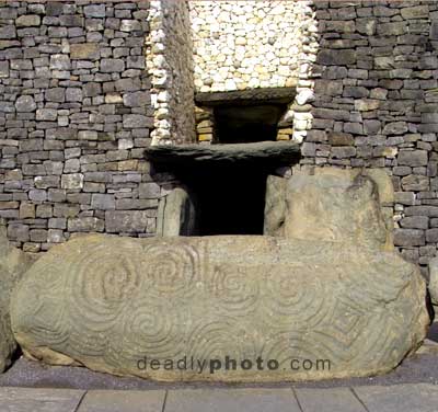 Newgrange, entrance