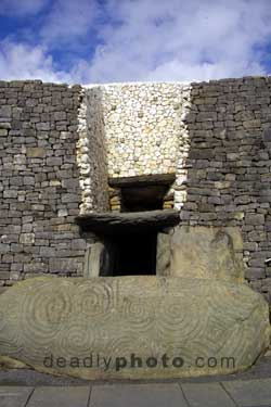 Newgrange, entrance
